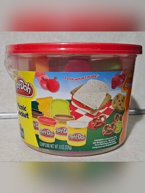 Play-Doh Picnic Bucket Playset - Age 3+